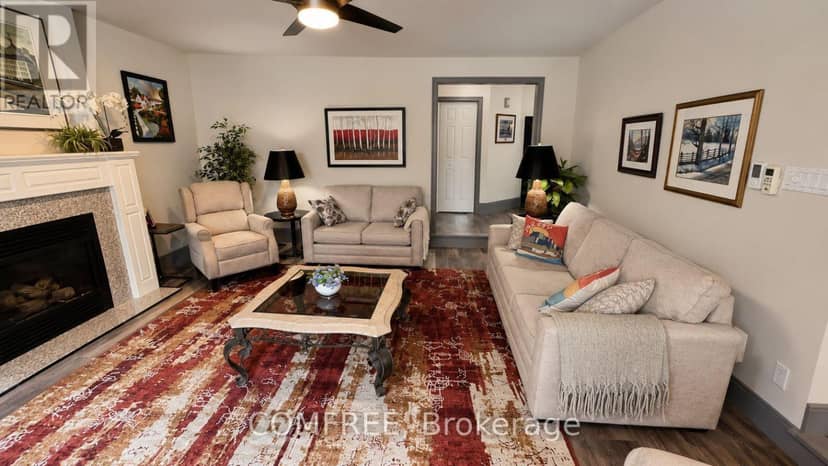 10 Sinclair Crescent — photo 11 of 28