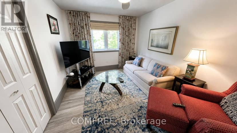 10 Sinclair Crescent — photo 13 of 28