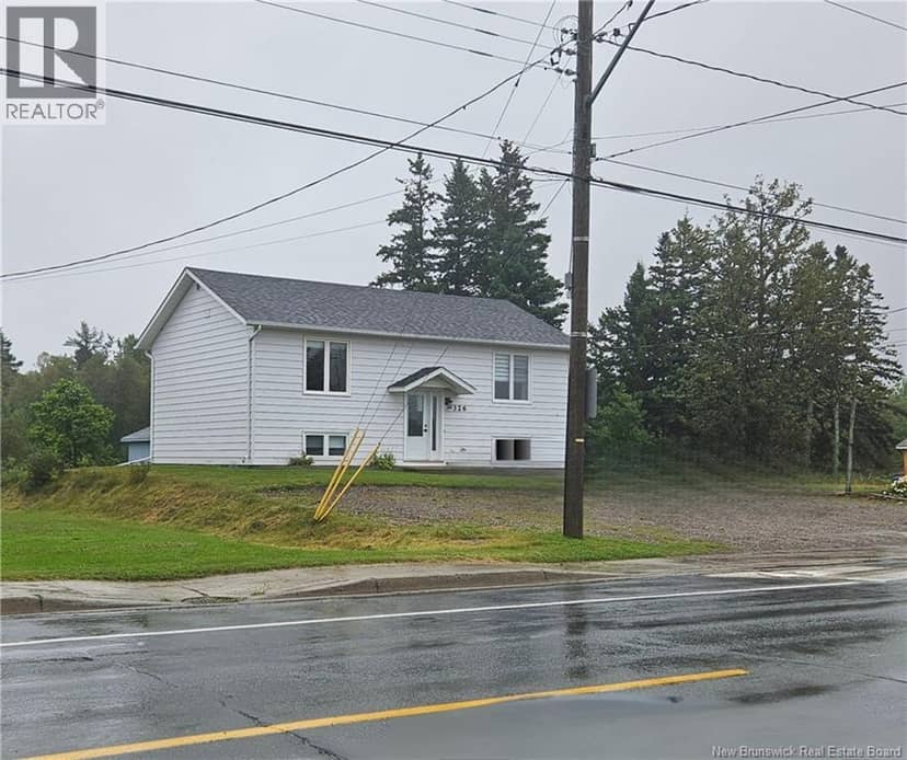 326 1ere rue — photo 3 of 18