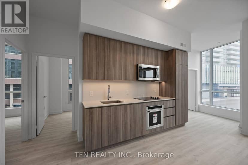 215 - 15 Richardson Street — photo 2 of 36