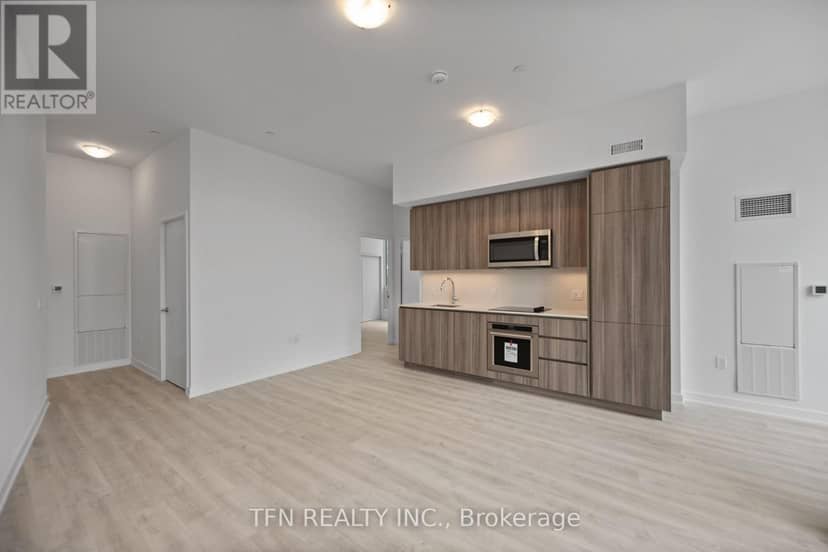 215 - 15 Richardson Street — photo 5 of 36