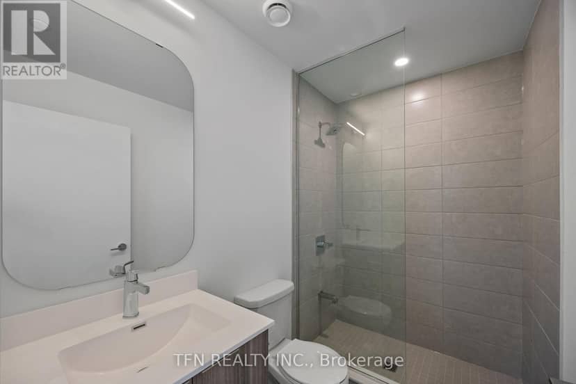 215 - 15 Richardson Street — photo 9 of 36