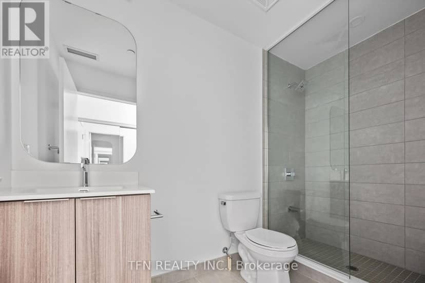 1114 - 15 Richardson Street — photo 13 of 36