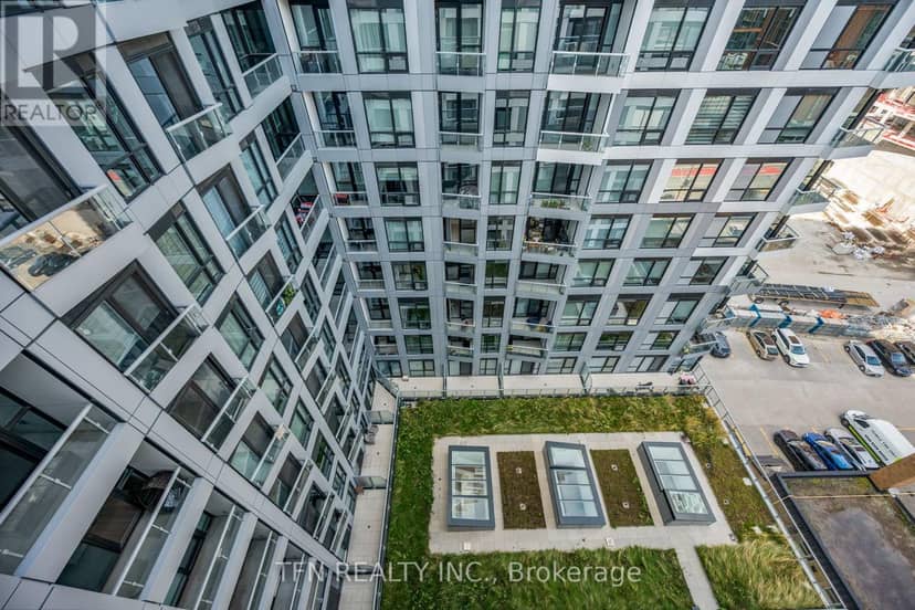 1114 - 15 Richardson Street — photo 15 of 36
