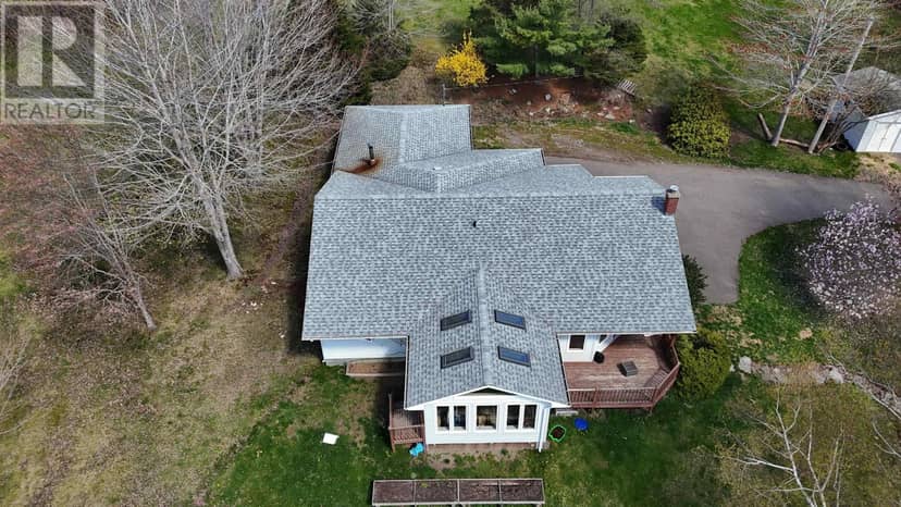 10797 Highway 105 — photo 4 of 33