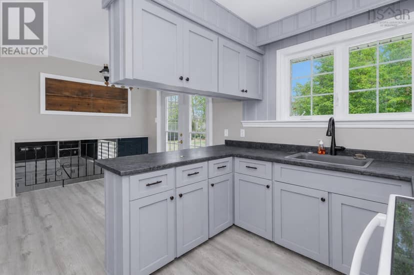 54 Acadia Drive — photo 8 of 35