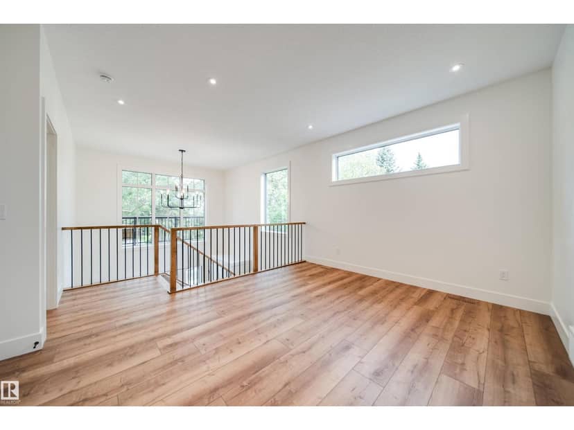 9647 72 AV NW — photo 11 of 21
