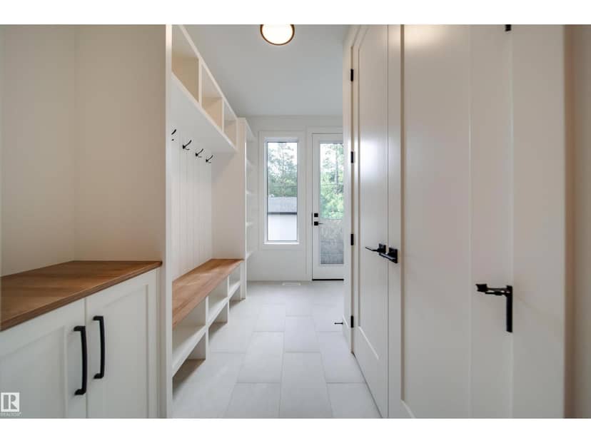 9647 72 AV NW — photo 9 of 21