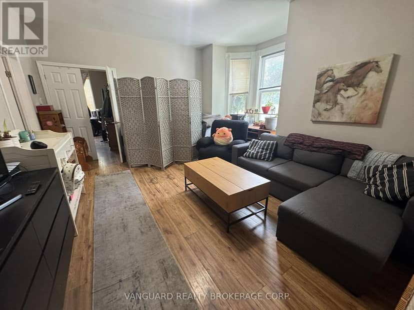 76 Wellington Street — photo 10 of 28