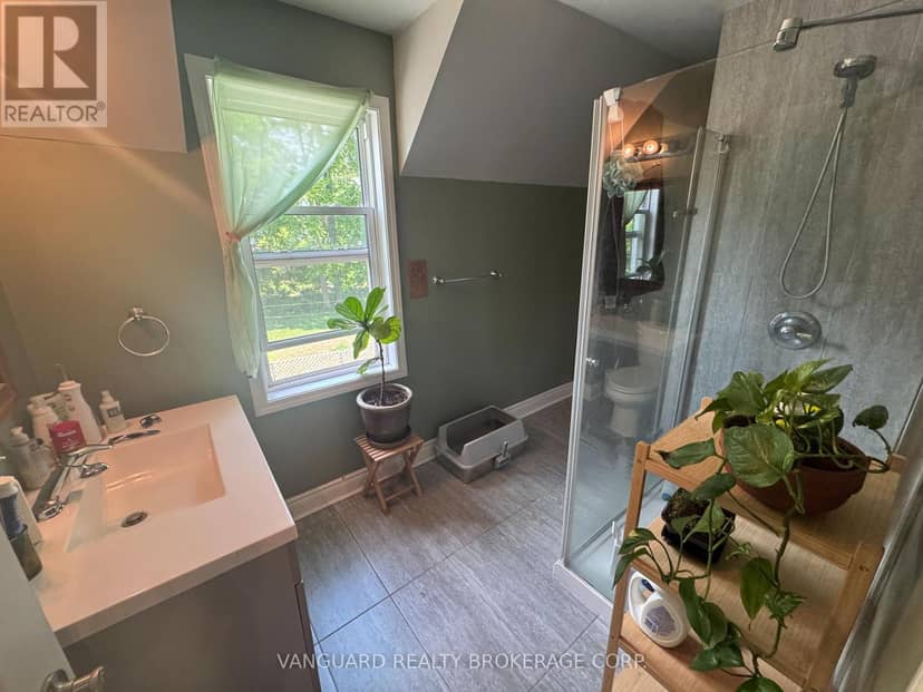 76 Wellington Street — photo 26 of 28