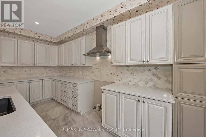 648 Decoeur Drive — photo 19 of 40