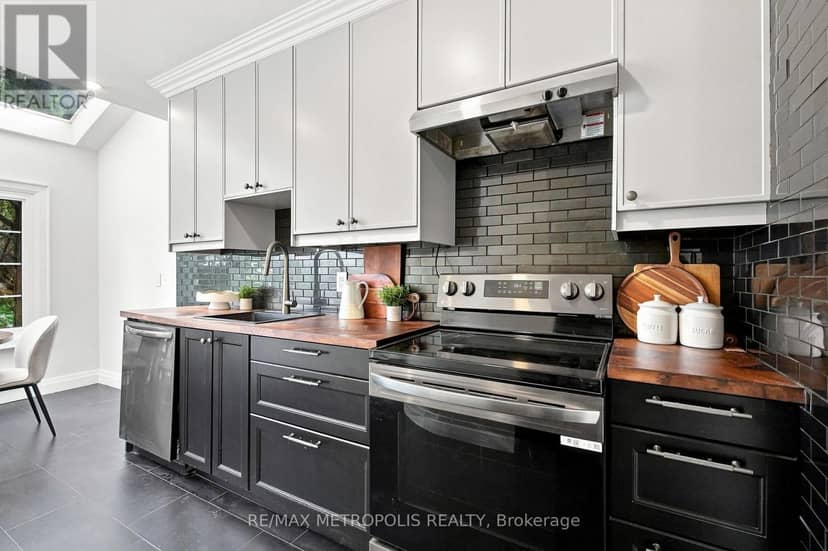 24 Marion Street — photo 13 of 40