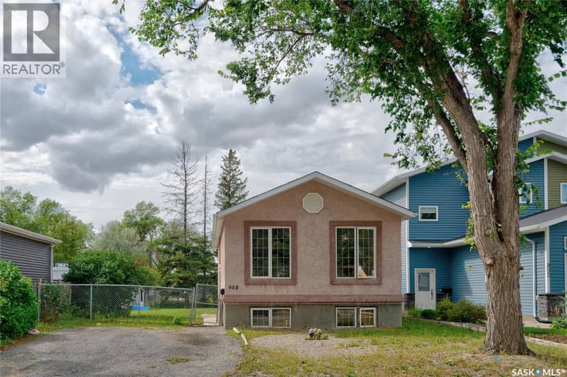 908 Connaught STREET, Regina