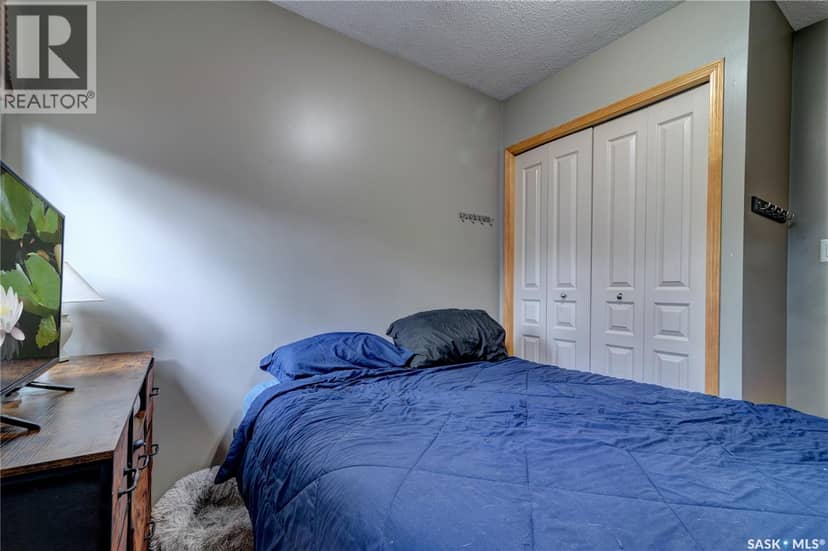908 Connaught STREET — photo 12 of 26