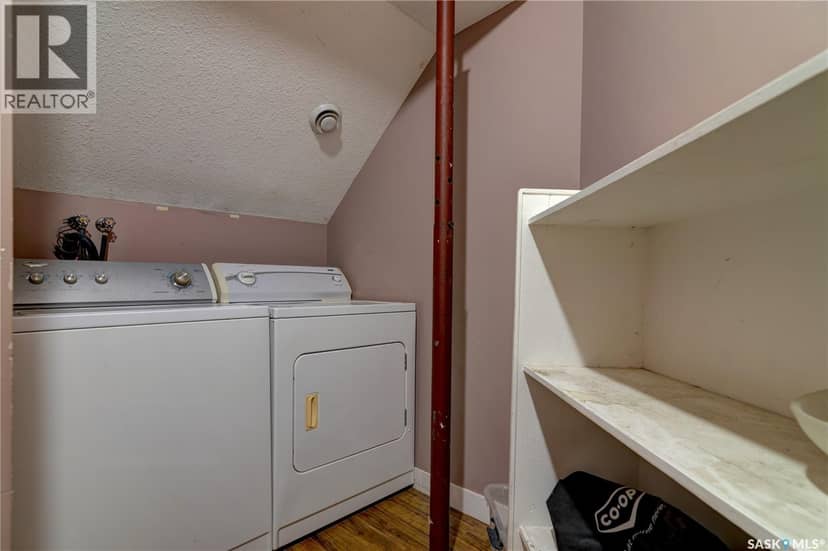 908 Connaught STREET — photo 14 of 26