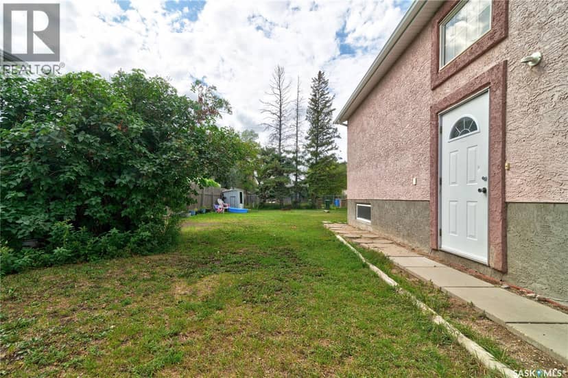 908 Connaught STREET — photo 23 of 26