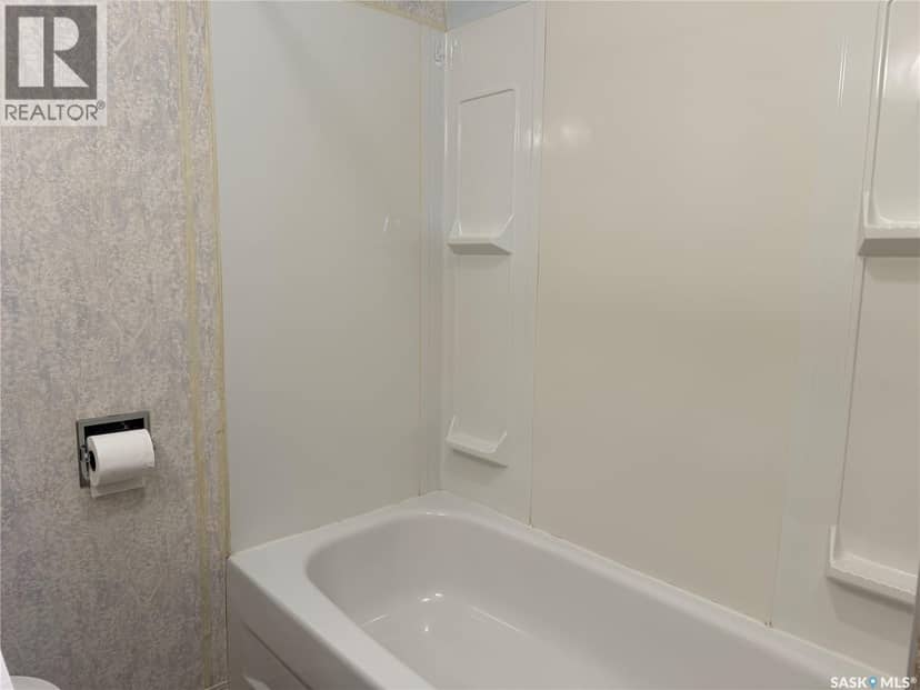 2 Railway AVENUE — photo 13 of 35