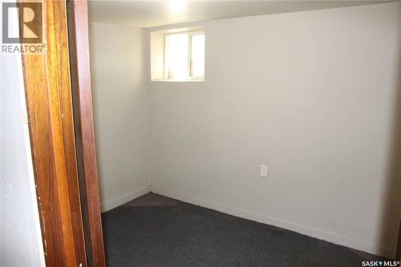 928 Fairford STREET E — photo 11 of 13