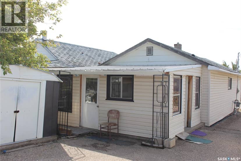 928 Fairford STREET E, Moose Jaw, photo 2