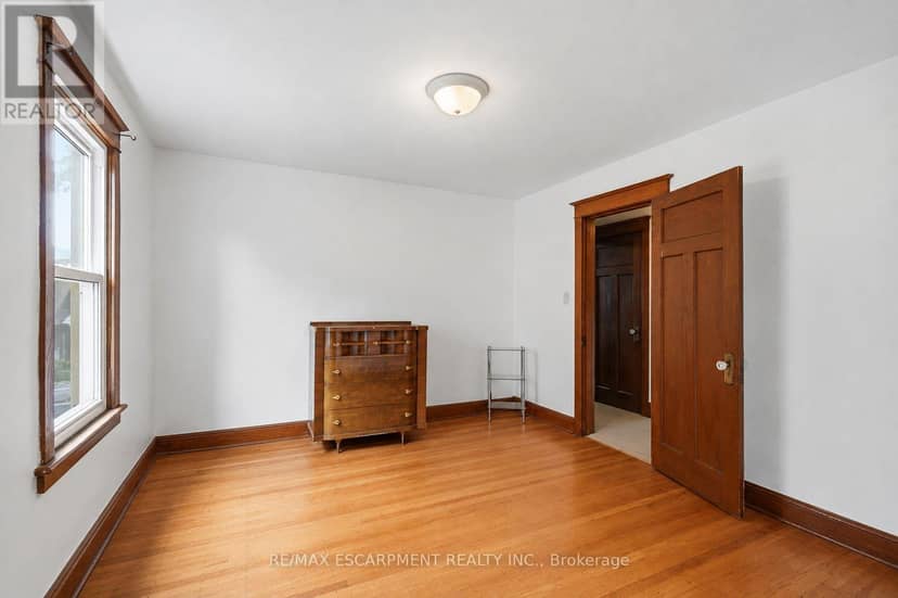 163 Grosvenor Avenue S — photo 31 of 40