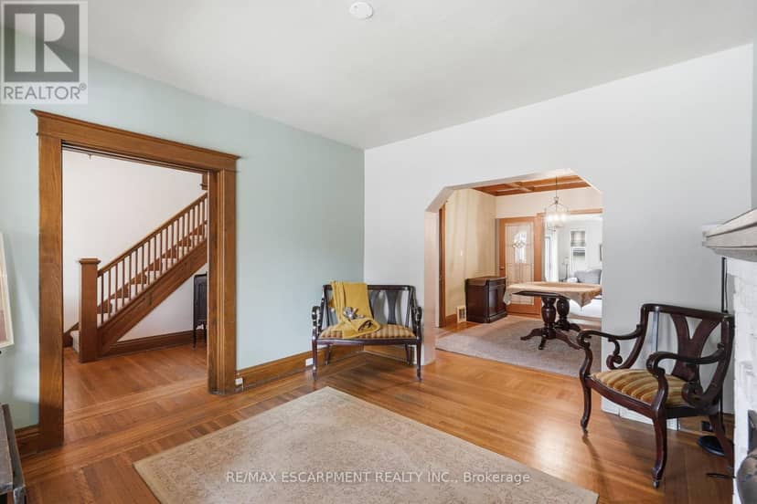 163 Grosvenor Avenue S — photo 9 of 40