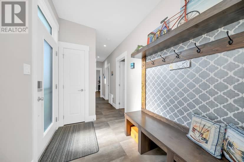 184 ANSELM MACDONALD Road — photo 16 of 39