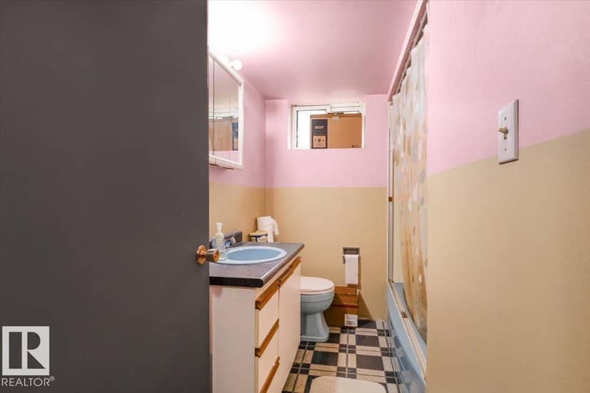 9228 75 ST NW — photo 31 of 40