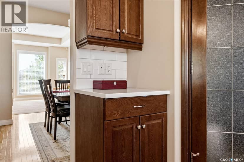 4501 Bergamot BAY E — photo 21 of 40