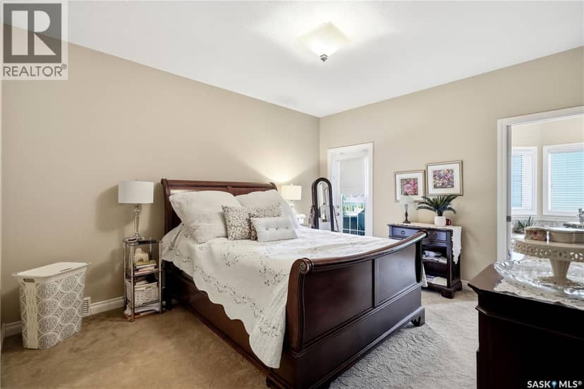 4501 Bergamot BAY E — photo 32 of 40