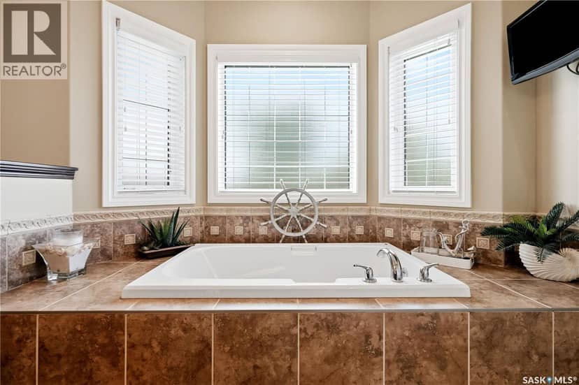 4501 Bergamot BAY E — photo 35 of 40