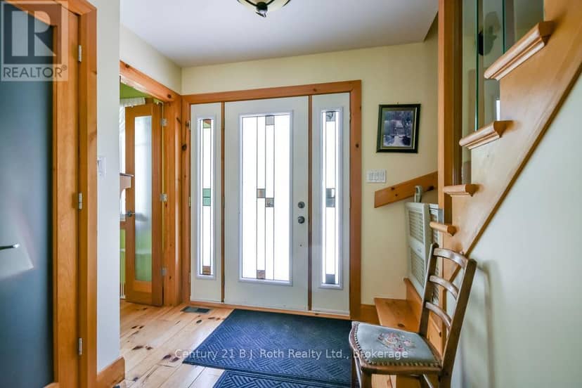 4762 Severn Street — photo 8 of 40