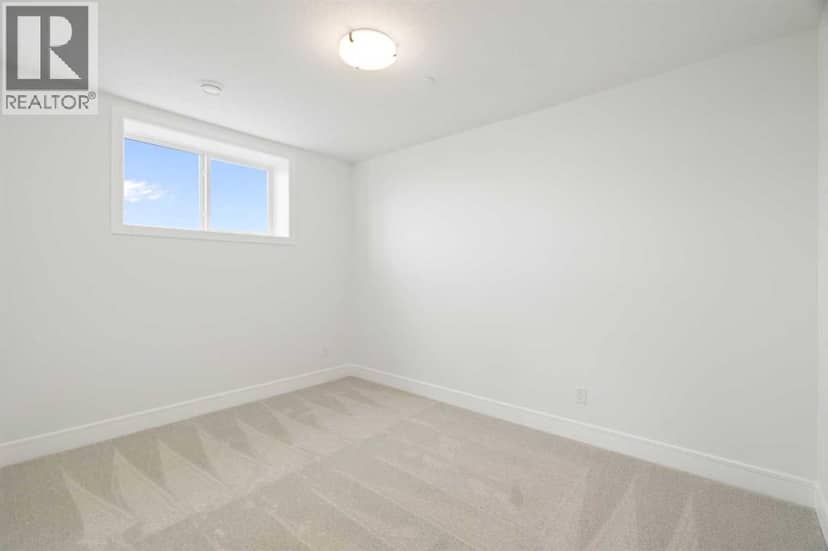 267 Muirfield Crescent — photo 33 of 40