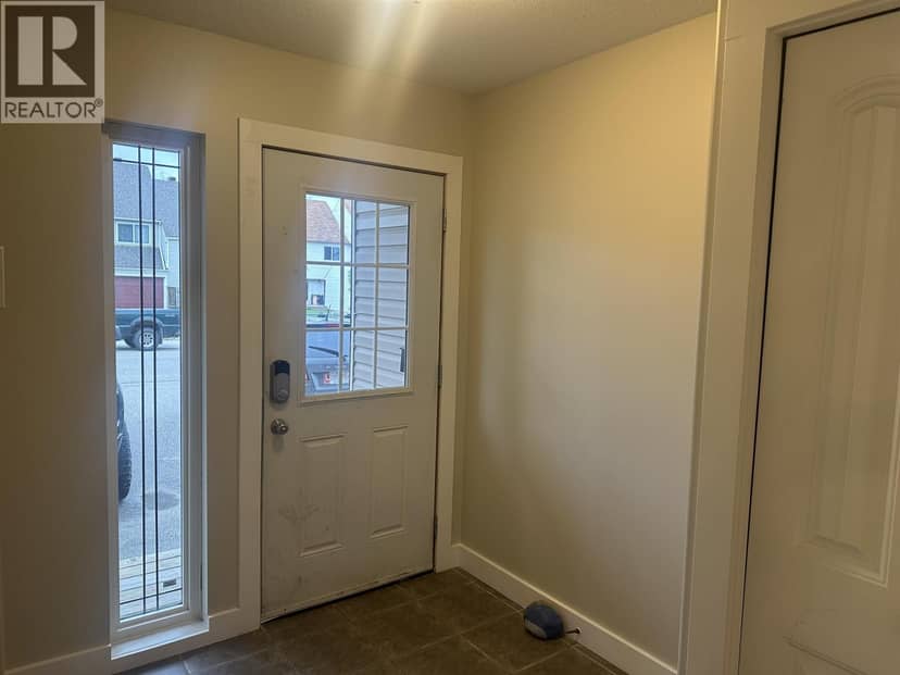 11309 89A STREET, Fort St. John, photo 2