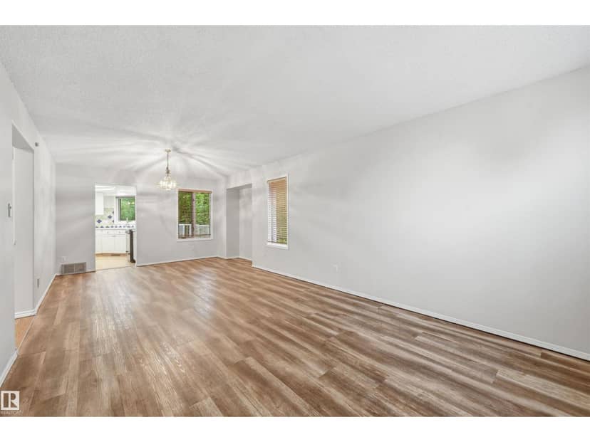 219 Buchanan Cl NW, Edmonton, photo 4