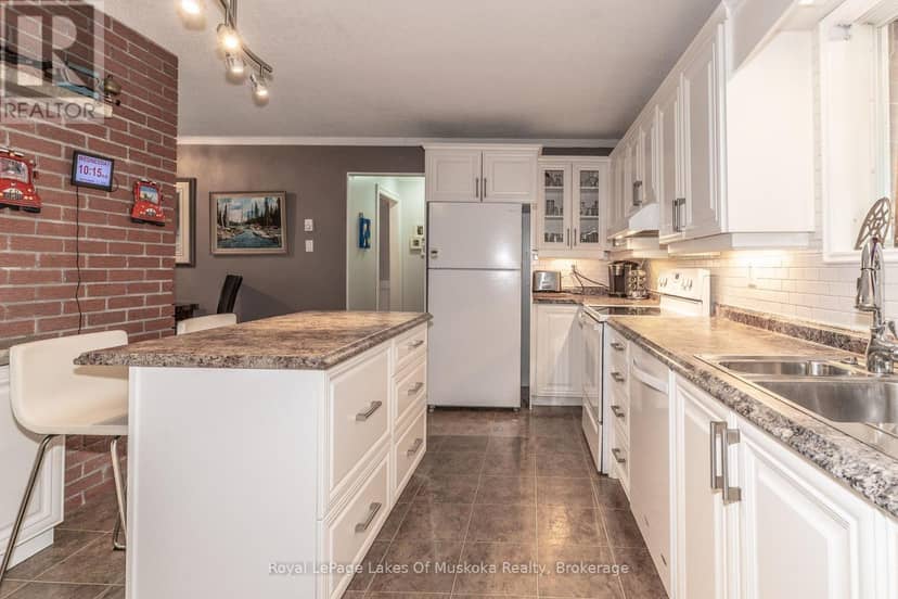230 Lakeview Avenue — photo 13 of 40