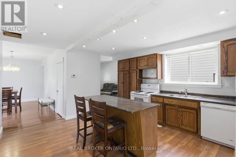 368 Wellington Avenue S — photo 14 of 39