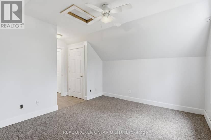 368 Wellington Avenue S — photo 28 of 39