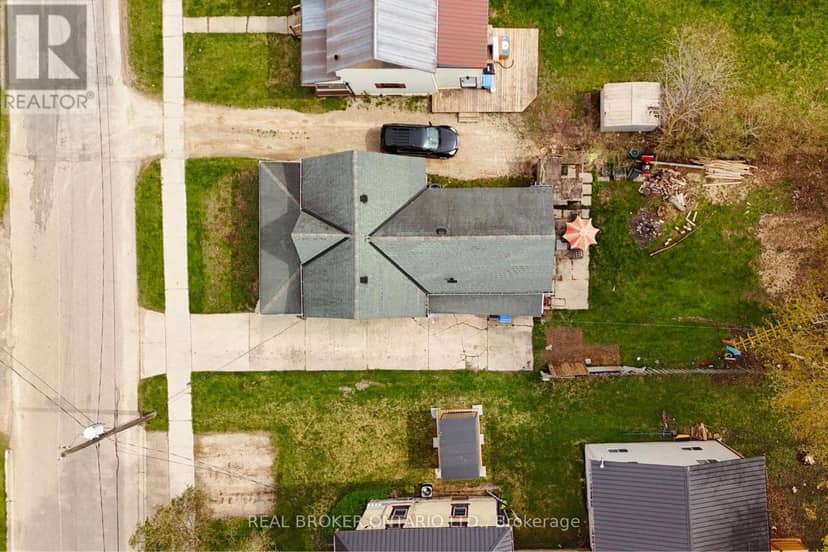 368 Wellington Avenue S — photo 34 of 39