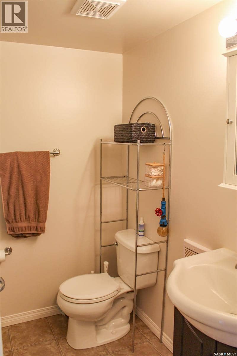 212 Poplar STREET — photo 13 of 25