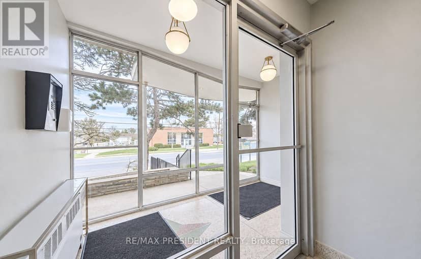 101 - 219 Wilson Avenue — photo 10 of 10
