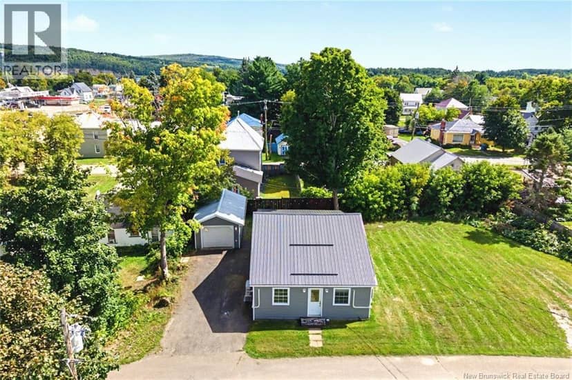 121 Charlotte Street, Woodstock, photo 3