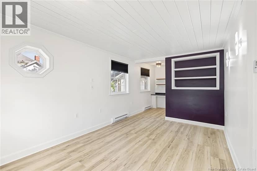 121 Charlotte Street — photo 24 of 40