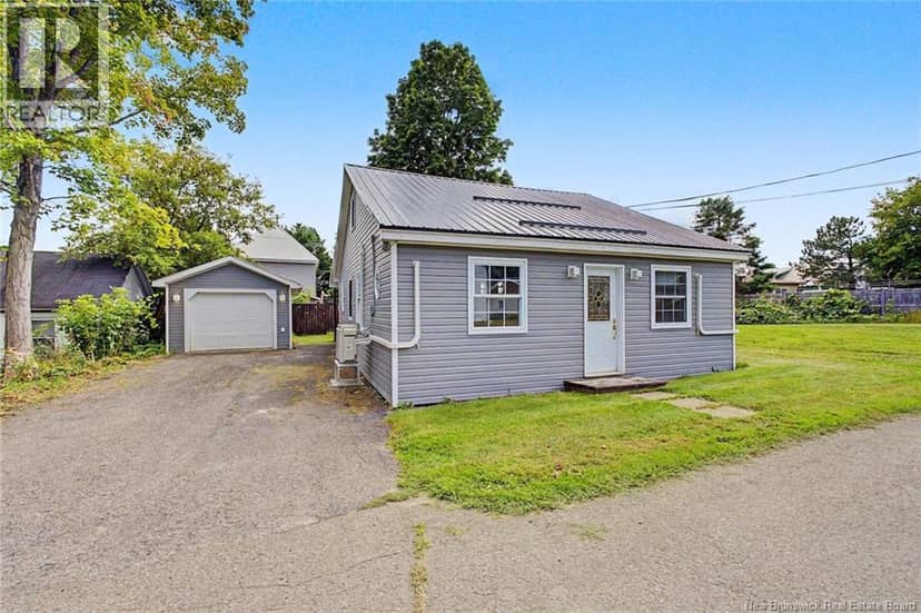121 Charlotte Street, Woodstock