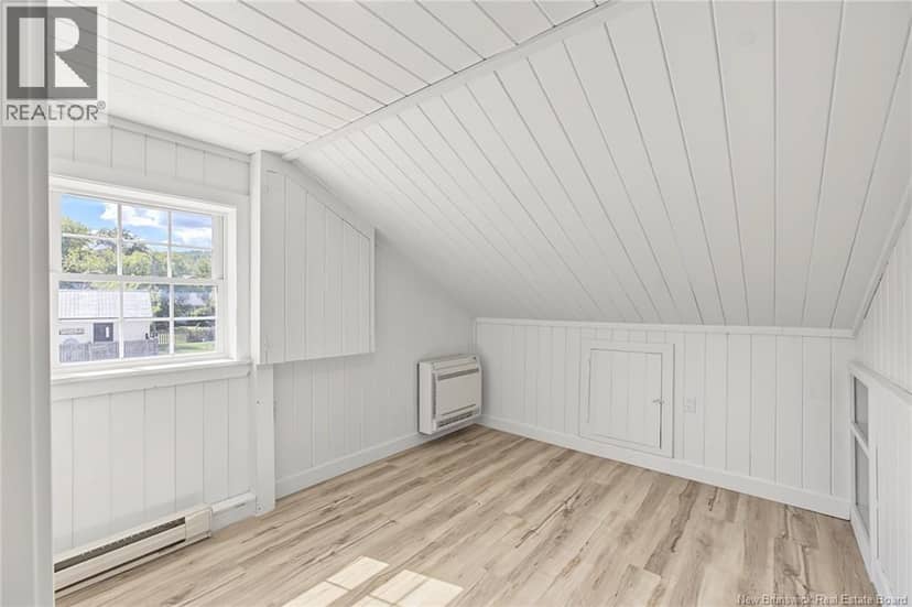 121 Charlotte Street — photo 34 of 40