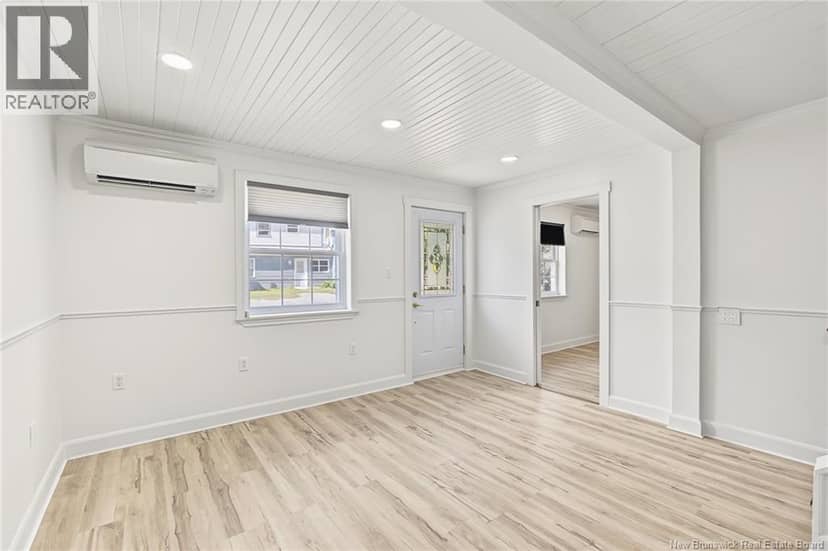 121 Charlotte Street — photo 10 of 40