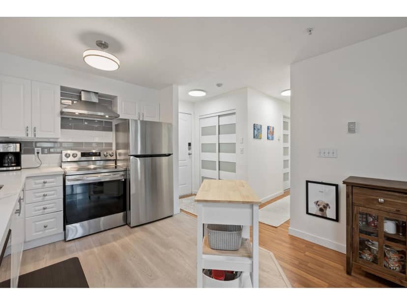 202 5765 GLOVER ROAD, Langley