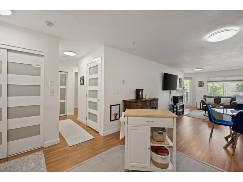 202 5765 GLOVER ROAD, Langley, photo 4