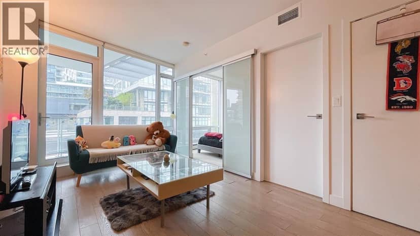 80X 1283 HOWE STREET, Vancouver, photo 3
