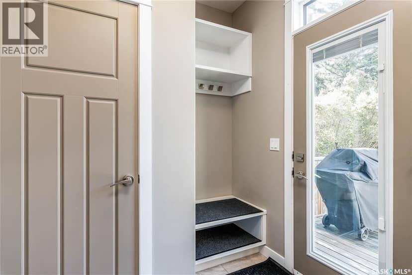 1412 Main STREET — photo 10 of 39