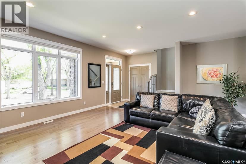 1412 Main STREET — photo 4 of 39